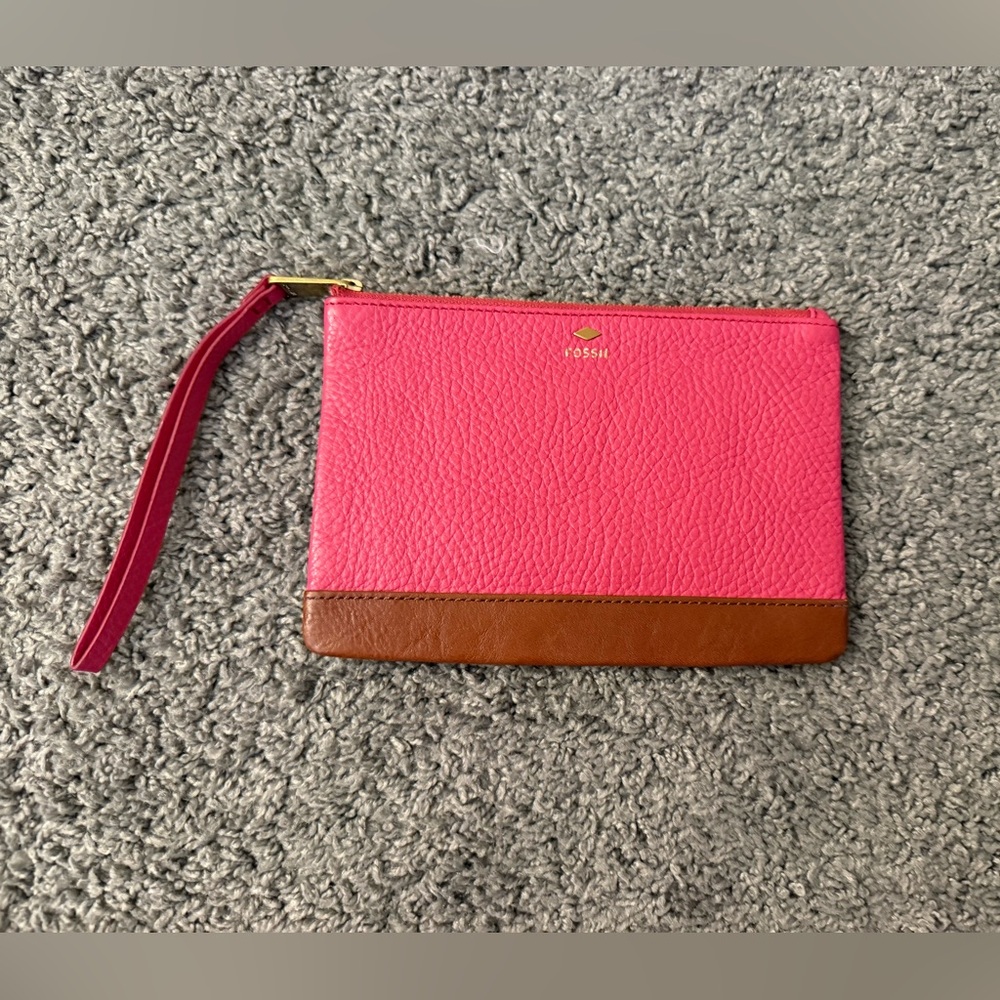 Fossil Vibrant Pink and Rich Brown Pebble Leather Wristlet